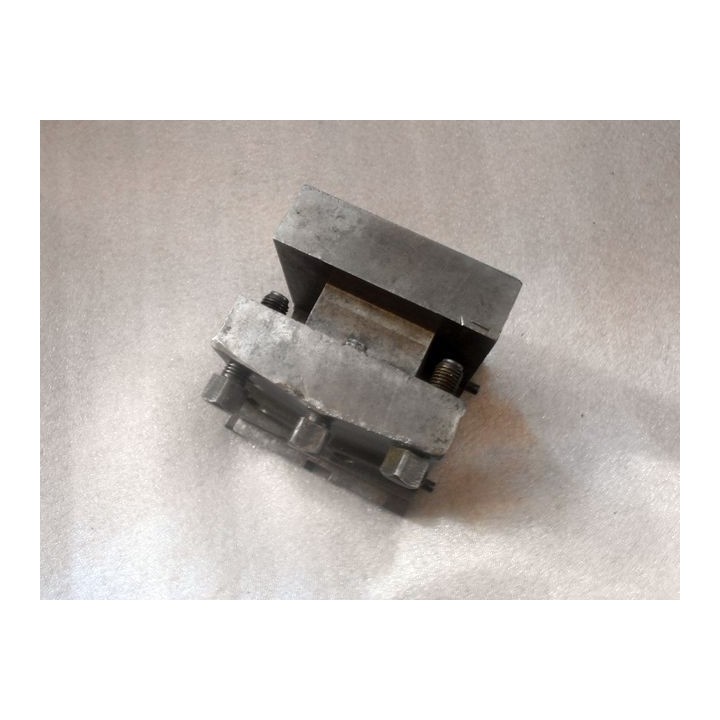 Portaherramientas para el torno BERTHIEZ modelo TFM de 220 x 180 mm