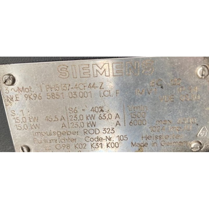 Moteur de broche SIEMENS 1PH5137-4CF44-Z G98 K02 K31 K00 avec turbine SIEMENS 2CW6 166-8