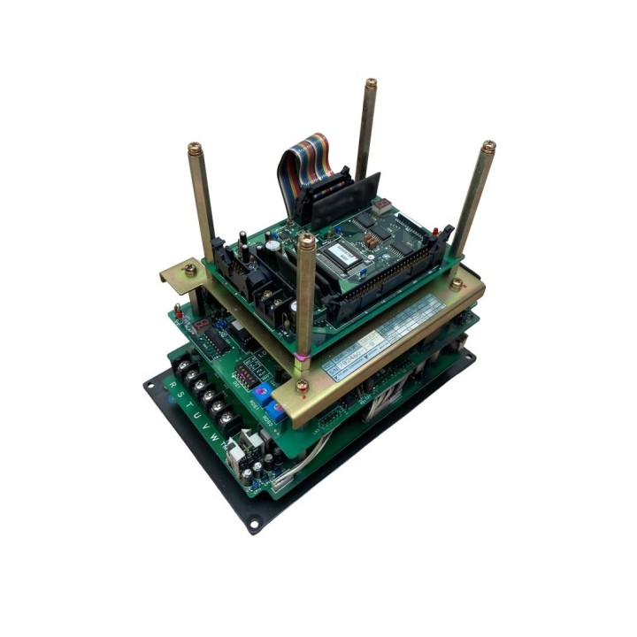 Variateur YASKAWA CIMR-15JP3-3B00M (échange standard)