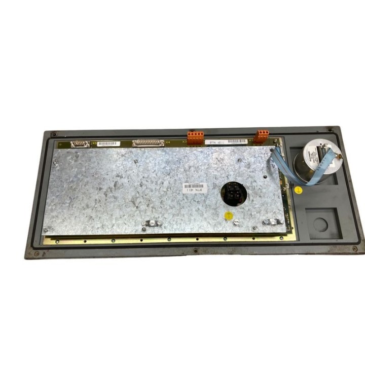 Pupitre GRUNDIG BFT96 AES 1 avec carte GRUNDIG 0.883.240-0 et manivelle EUCHNER HKE C1633