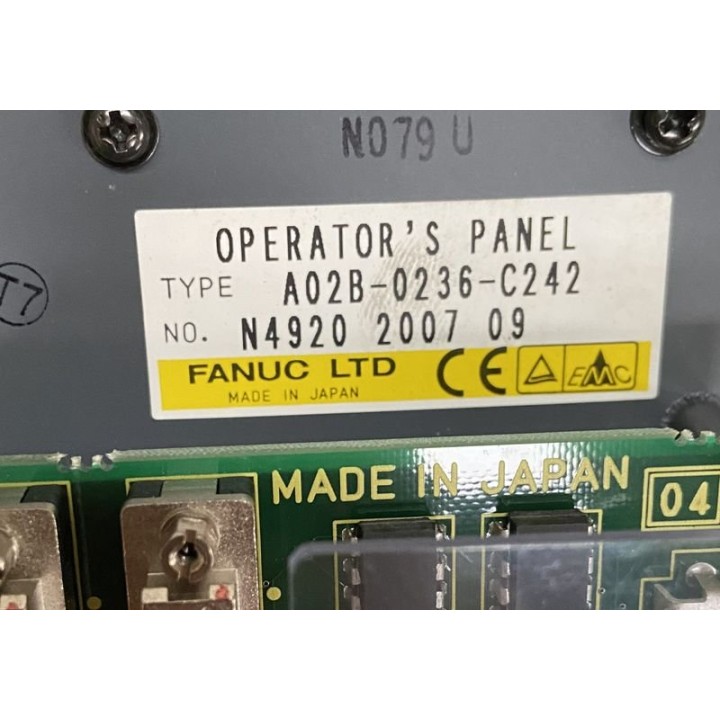Pupitre clavier FANUC A02B-0236-C242 avec FANUC A20B-8002-0020/07B