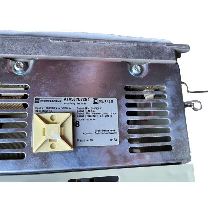 Variateur TELEMECANIQUE ATV58PU72N4