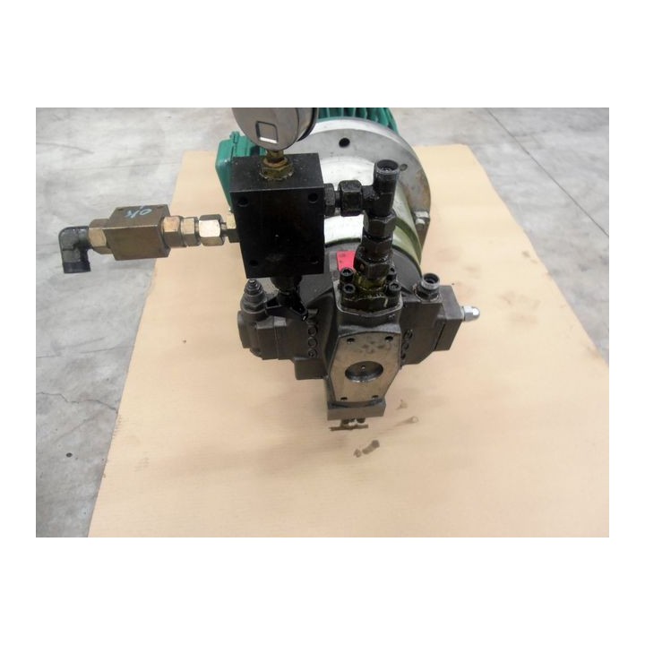 MOOG Pumpe HP-R18A1-RKP045KM28F2Y00 mit Motor BBC QU 160 M4 AG