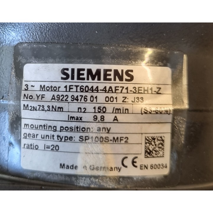 Moteur SIEMENS 1FT6044-4AF71-3EH1-Z Z=J33 avec gear unit SP100S-MF2