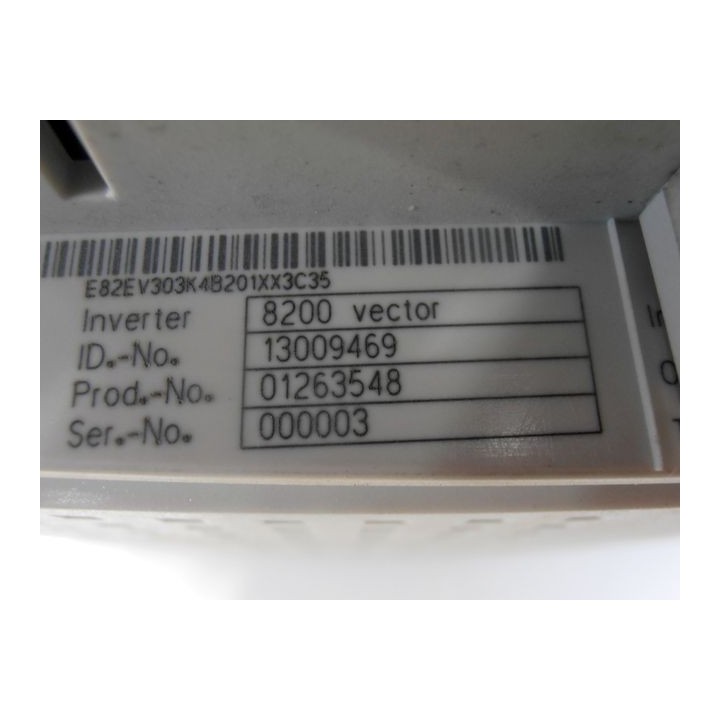 Convertisseur LENZE 8200 vector E82E V303K 48201 XX3C35