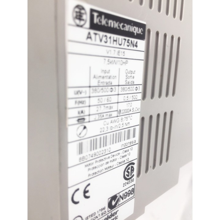 Variateur TELEMECANIQUE ALTIVAR 31 ATV31HU75N4